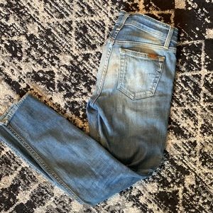 Distressed Joe’s jeans size 24
